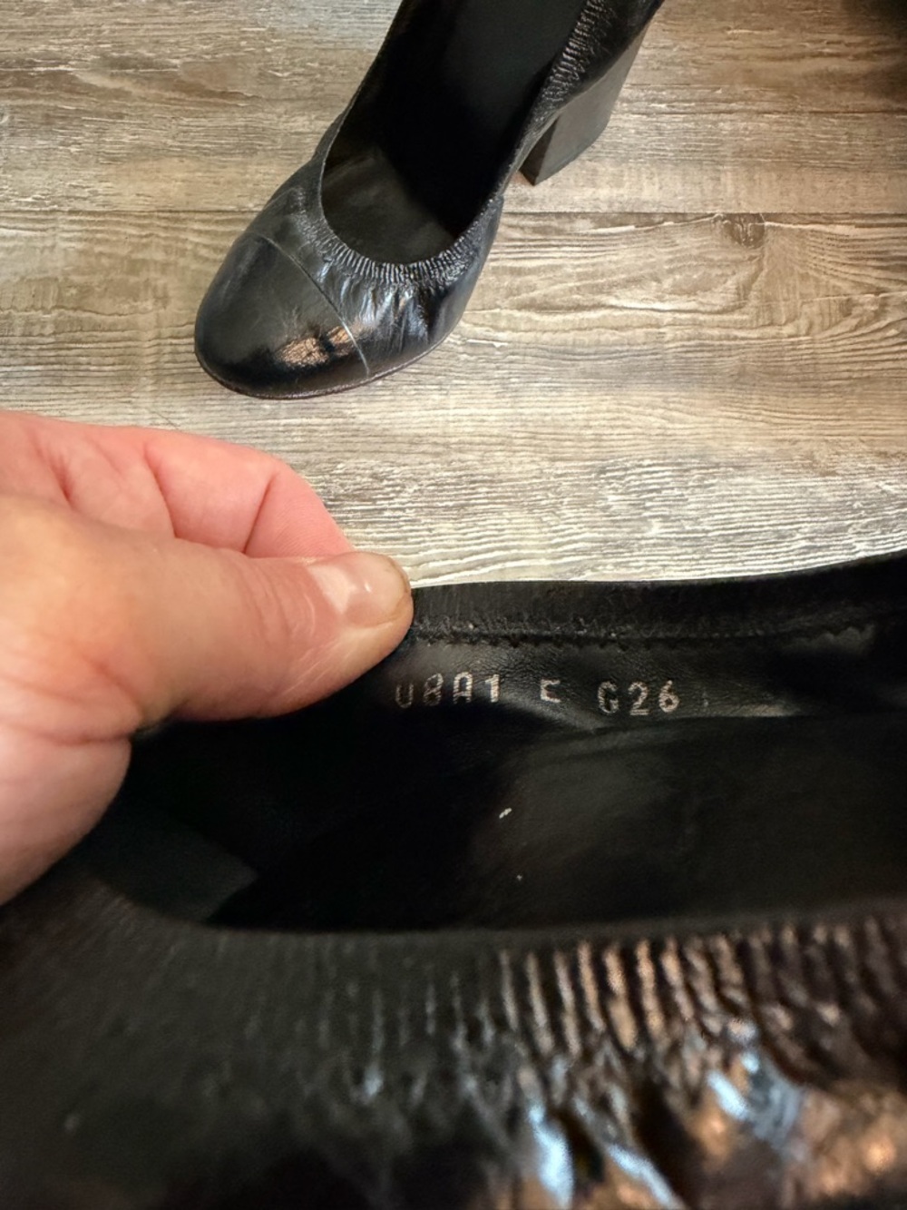 CHANEL Black Leather Block Heel Pumps with Quilted CC Motif - Picture 5 of 12